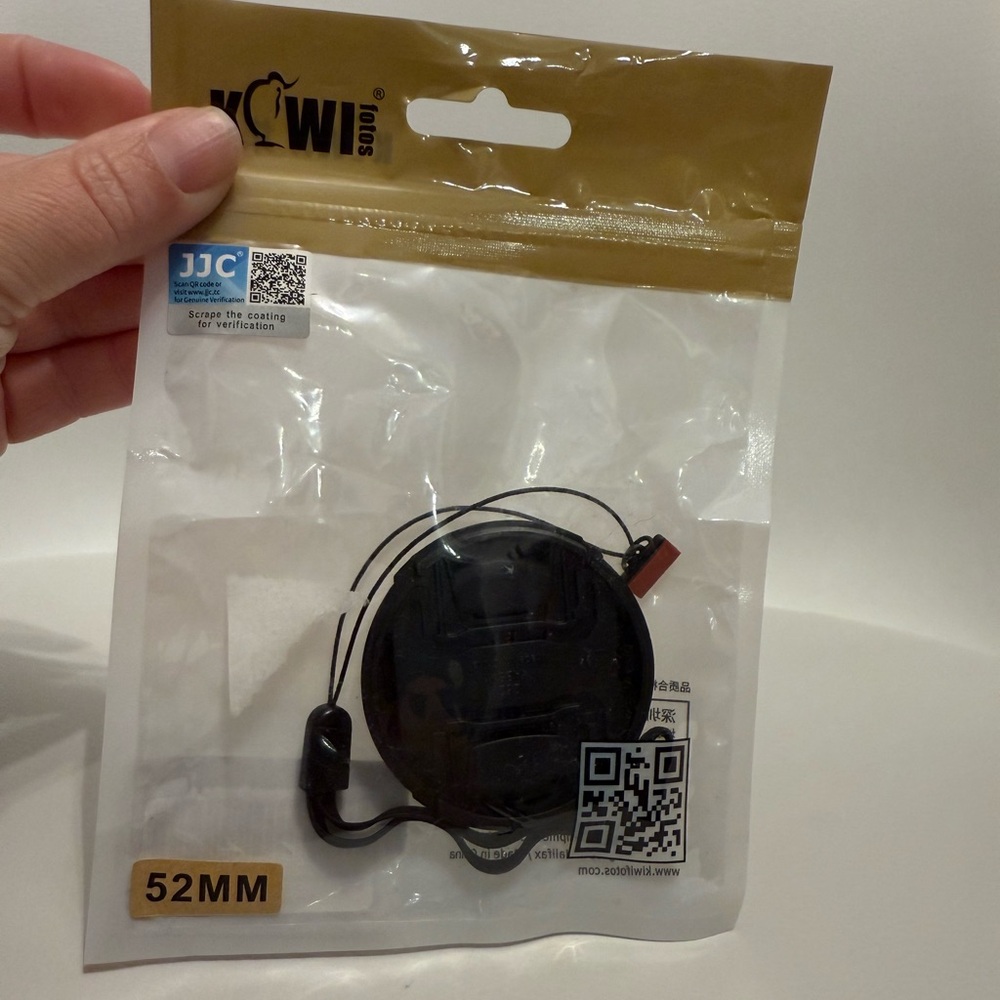 JJC 52mm Lens Cap with Strap NWT!